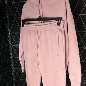 Brand new alo Pink Sweatpants